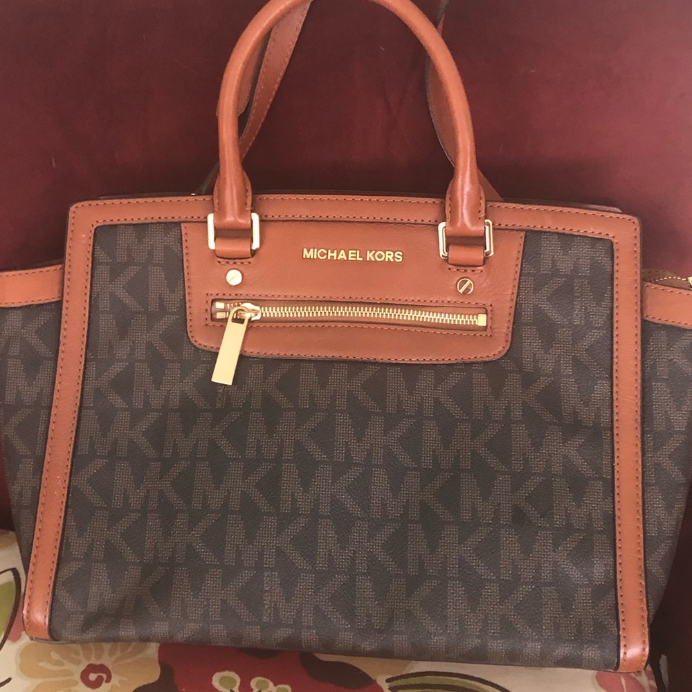 Michael Kors Signature Brown Logo